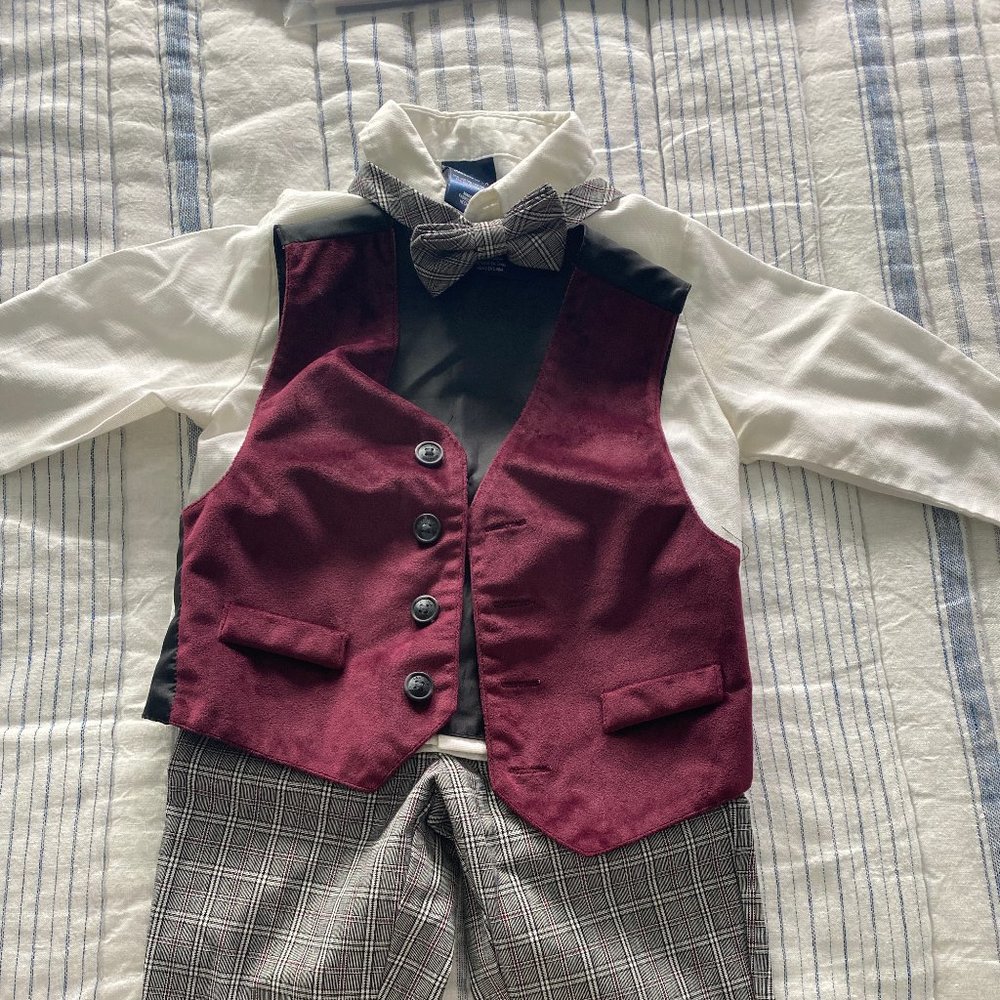 NAUTICA 4 PIECE NEW BOYS SUIT SET